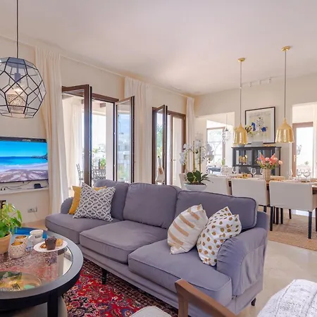 Lejlighed 6-bdrm Andalusian Modern Next To Golf Course *