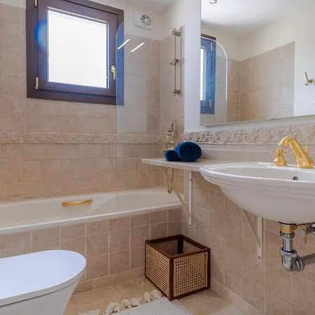 Lejlighed 6-bdrm Andalusian Modern Next To Golf Course