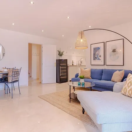 Lejlighed 6-bdrm Andalusian Modern Next To Golf Course *